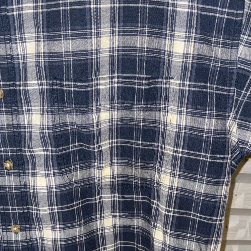 Eddie Bauer Plaid Button Down Shirt Men’s Large Navy White Flannel Casual - Picture 4 of 7